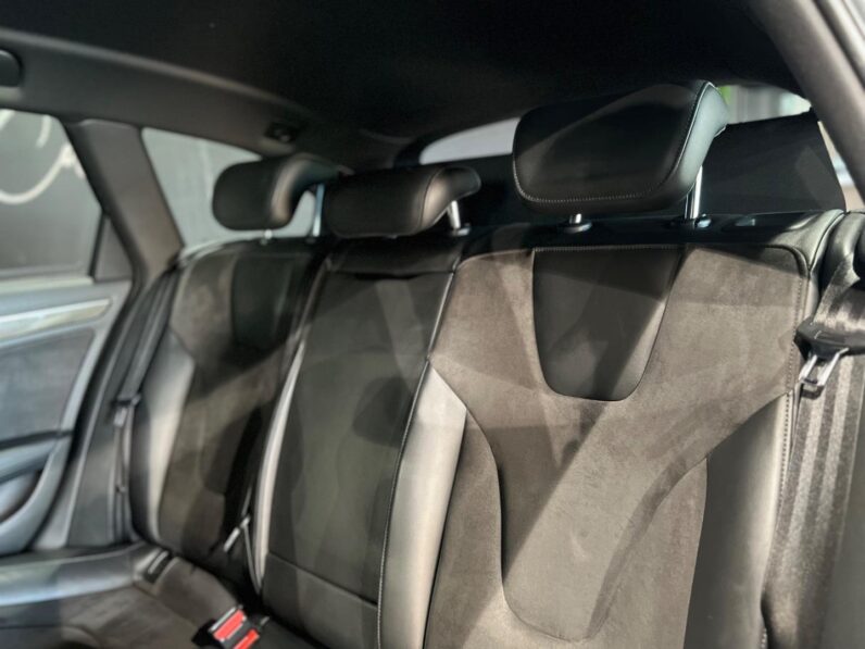 
								2013 Audi RS4 Avant Quattro full									