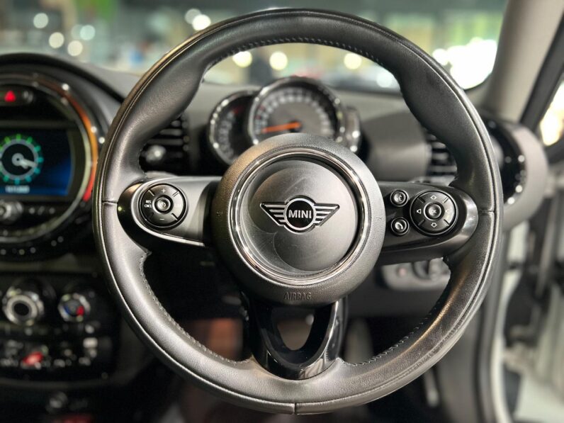
								2020 MINI Clubman Cooper Clubman full									