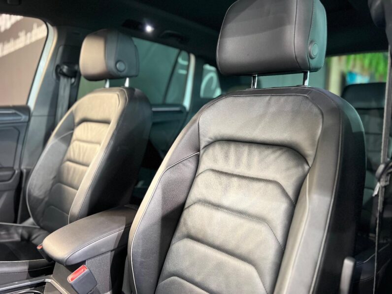 
								2018 Volkswagen Tiguan 2.0TSI 4Motion Highline R-Line full									