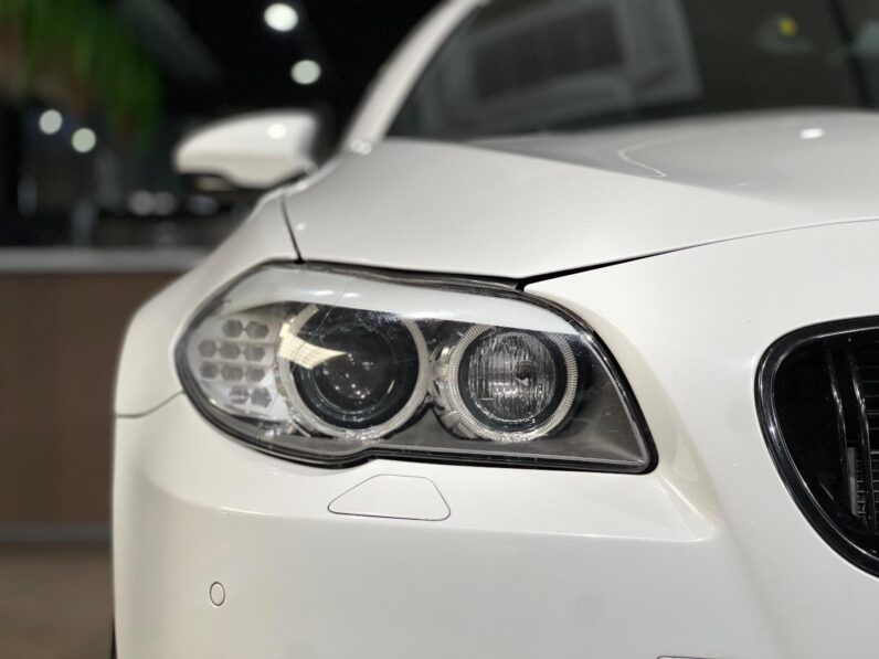 
								2013 BMW M5 Standard Edition full									