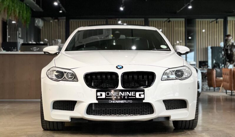 
								2013 BMW M5 Standard Edition full									