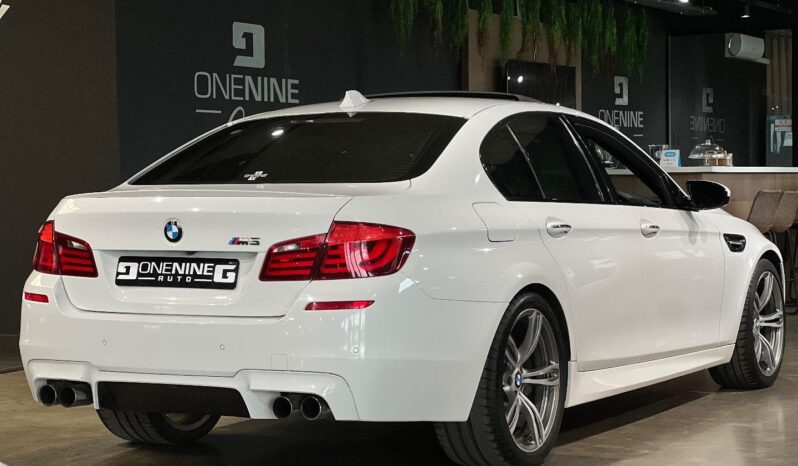 
								2013 BMW M5 Standard Edition full									