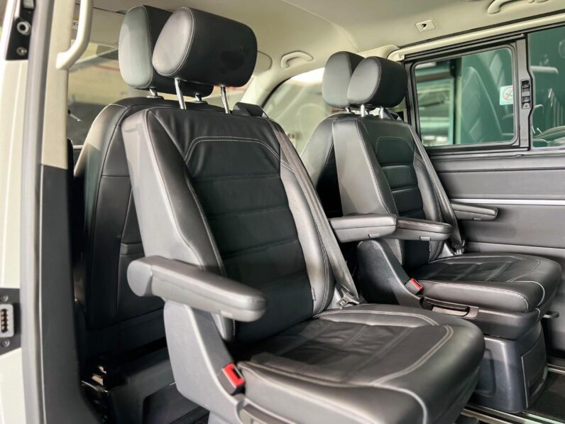 
								2021 Volkswagen Caravelle 2.0BiTDI Highline 4Motion full									