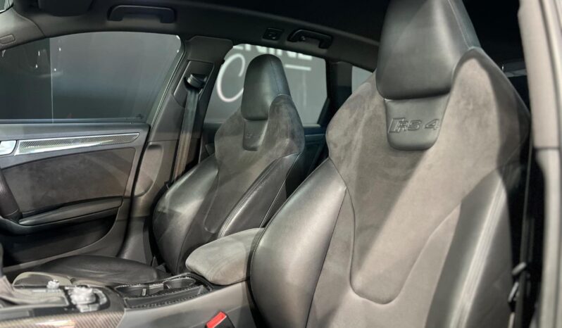 
								2013 Audi RS4 Avant Quattro full									