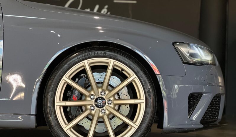 
								2013 Audi RS4 Avant Quattro full									