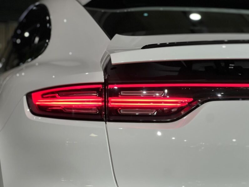 
								2020 Porsche Cayenne S full									