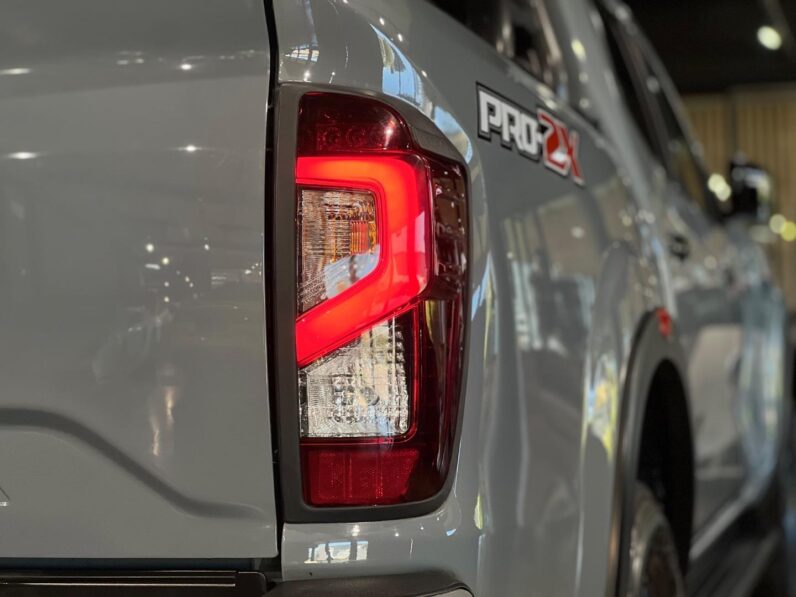 
								2023 Nissan Navara 2.5DDTi Double Cab PRO-2X full									