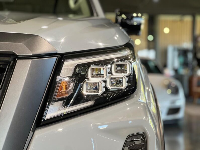 
								2023 Nissan Navara 2.5DDTi Double Cab PRO-2X full									