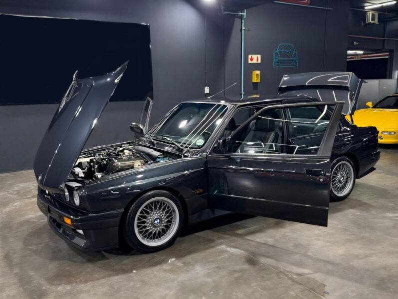 
								1989 BMW M3 E30 Coupe full									