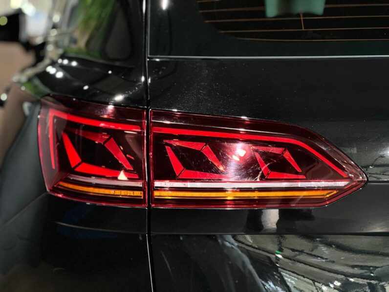 
								2023 Volkswagen Touareg V6 TDI Executive R-Line full									