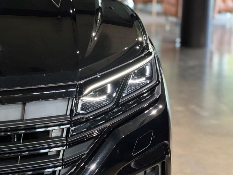 
								2023 Volkswagen Touareg V6 TDI Executive R-Line full									