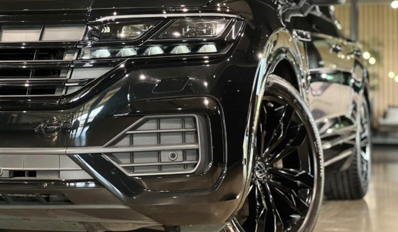 
								2023 Volkswagen Touareg V6 TDI Executive R-Line full									