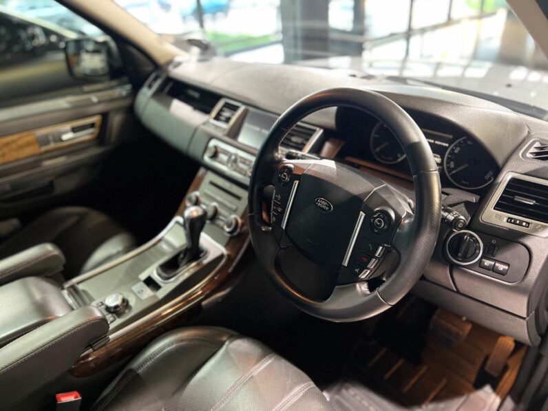 
								2011 Land Rover Range Rover Sport SDV6 HSE Luxury full									