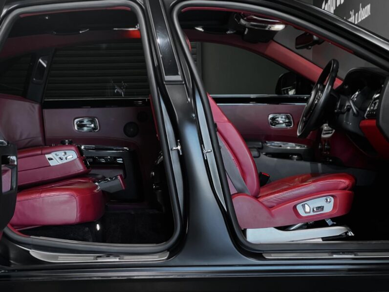 
								2016 Rolls-Royce Ghost 6.6L full									