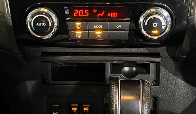 
								2020 Mitsubishi Pajero 3-Door 3.2DI-D GLS full									