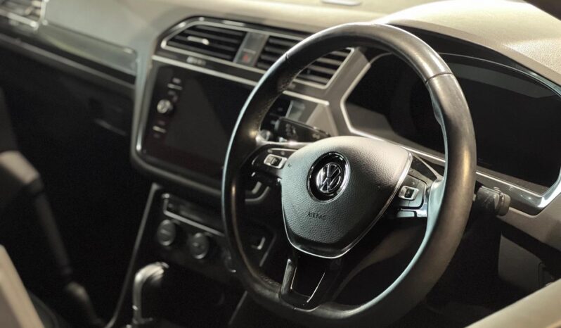 
								2018 Volkswagen Tiguan 2.0TSI 4Motion Highline R-Line full									