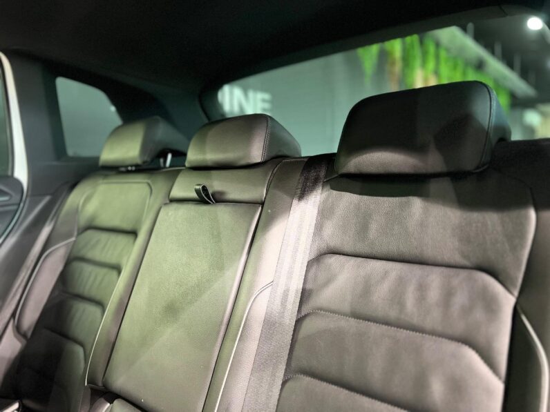 
								2018 Volkswagen Tiguan 2.0TSI 4Motion Highline R-Line full									