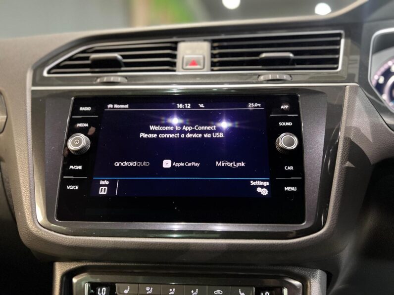 
								2018 Volkswagen Tiguan 2.0TSI 4Motion Highline R-Line full									