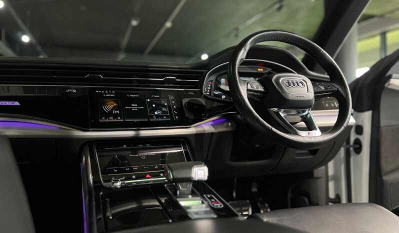 
								2021 Audi SQ8 TDI Quattro full									