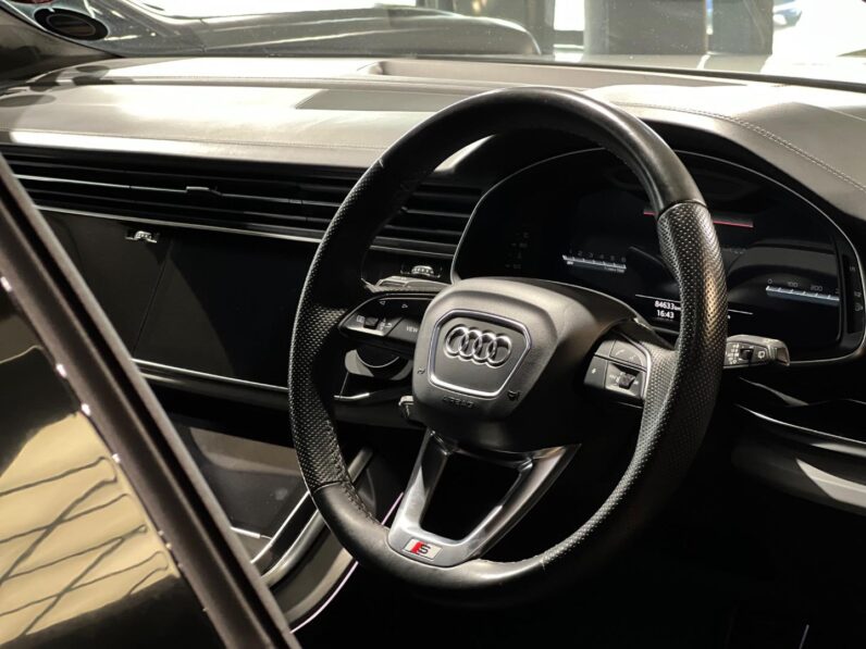 
								2021 Audi SQ8 TDI Quattro full									