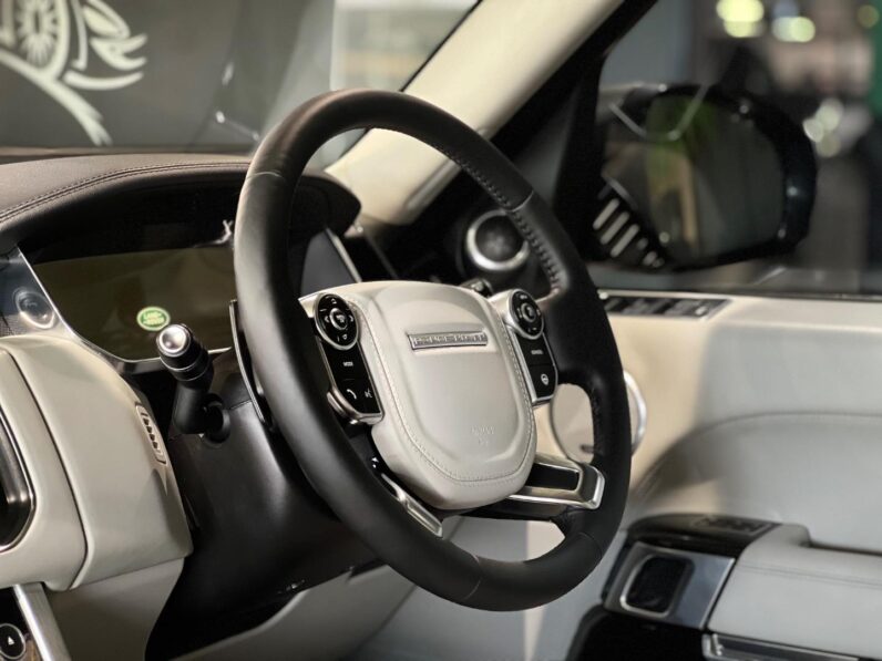 
								2014 Land Rover Range Rover Vogue SE Supercharged full									