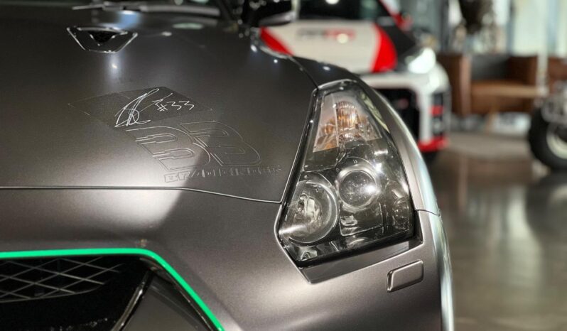 
								2010 Nissan GT-R Black Edition full									