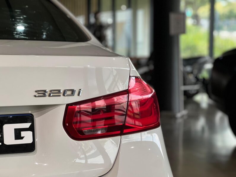 
								2017 BMW 3 Series 320i M Sport Auto full									