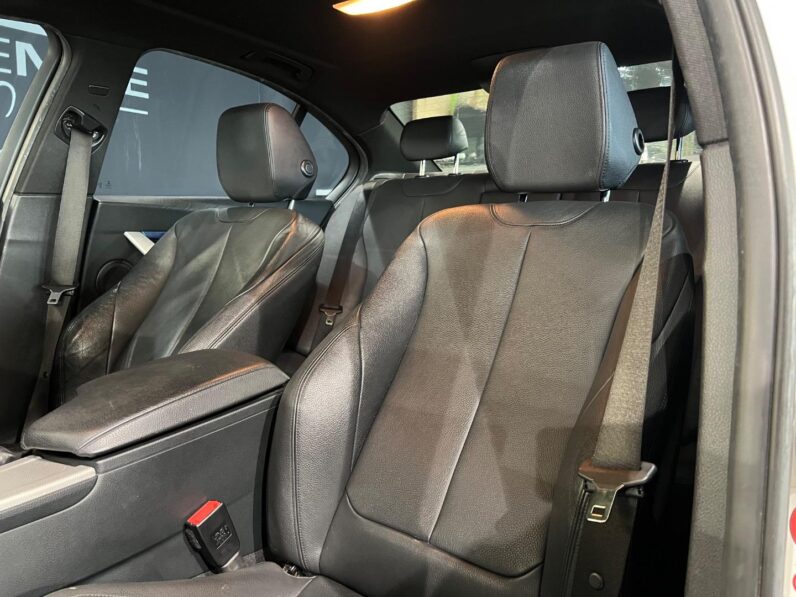 
								2017 BMW 3 Series 320i M Sport Auto full									