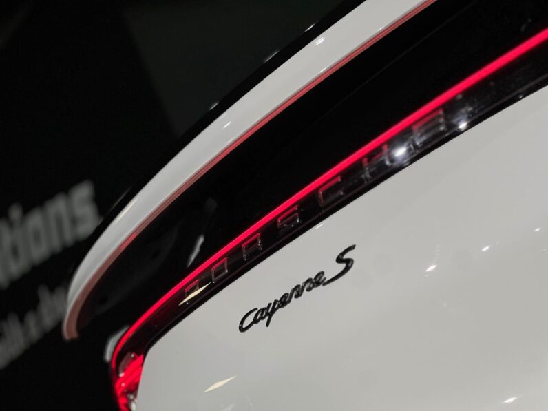 
								2020 Porsche Cayenne S Coupe full									