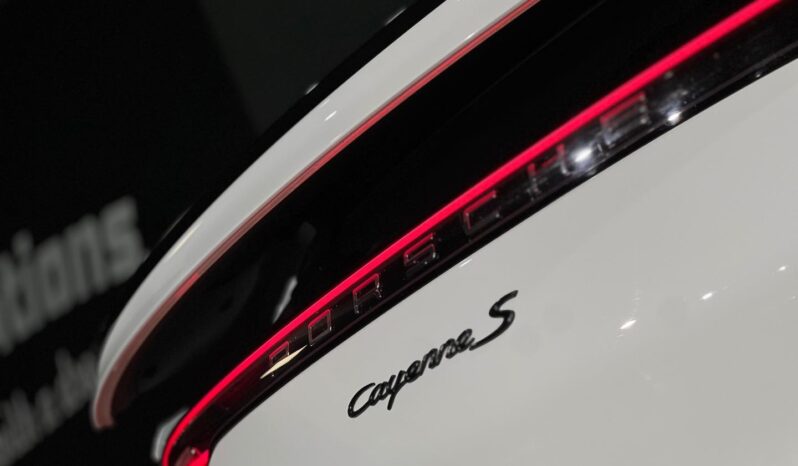 
								2020 Porsche Cayenne S Coupe full									