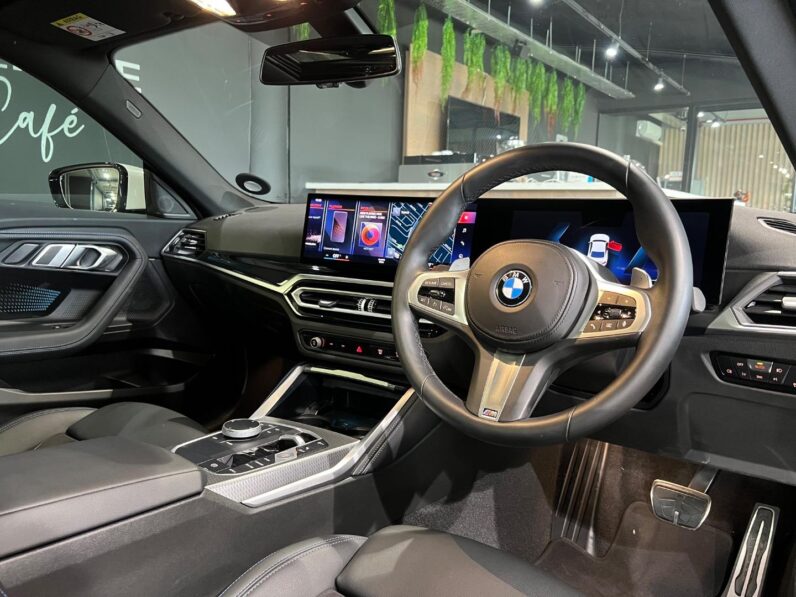 
								2023 BMW 2 Series 220i Coupe M Sport full									