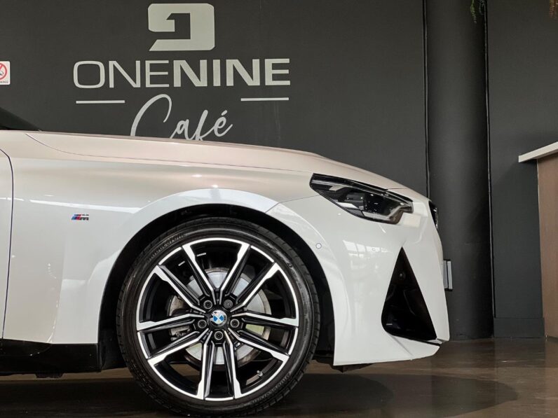 
								2023 BMW 2 Series 220i Coupe M Sport full									