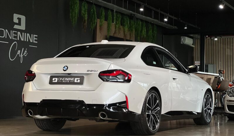 
								2023 BMW 2 Series 220i Coupe M Sport full									