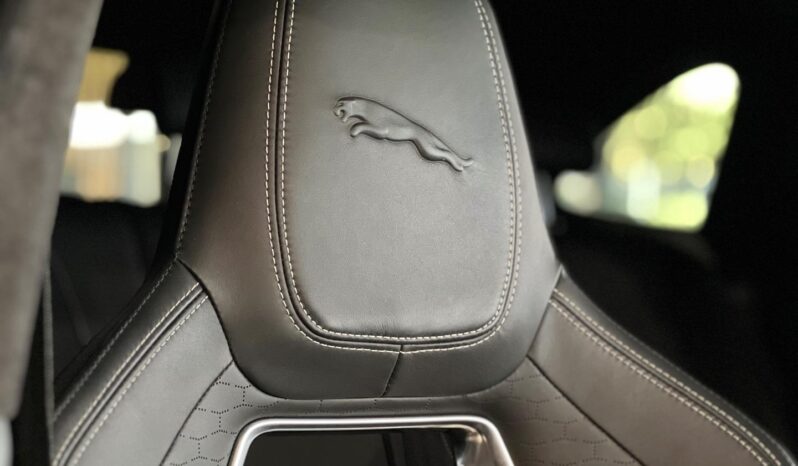 
								2024 Jaguar F-Pace D200 AWD R-Dynamic HSE full									