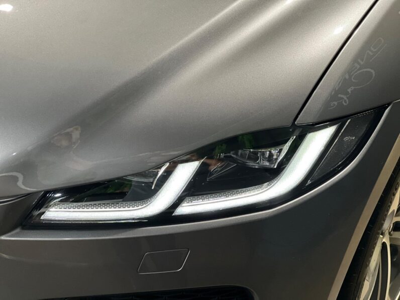 
								2024 Jaguar F-Pace D200 AWD R-Dynamic HSE full									