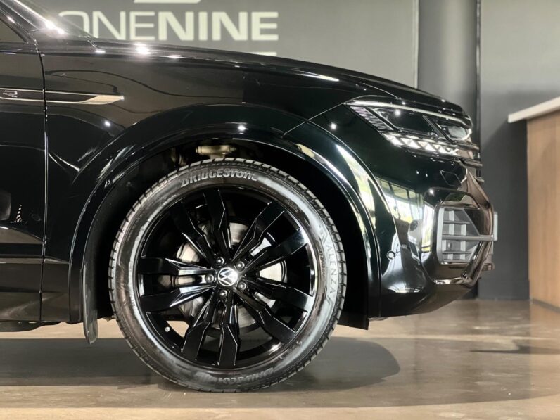 
								2023 Volkswagen Touareg V6 TDI Executive R-Line full									