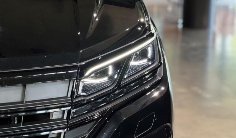 
								2023 Volkswagen Touareg V6 TDI Executive R-Line full									