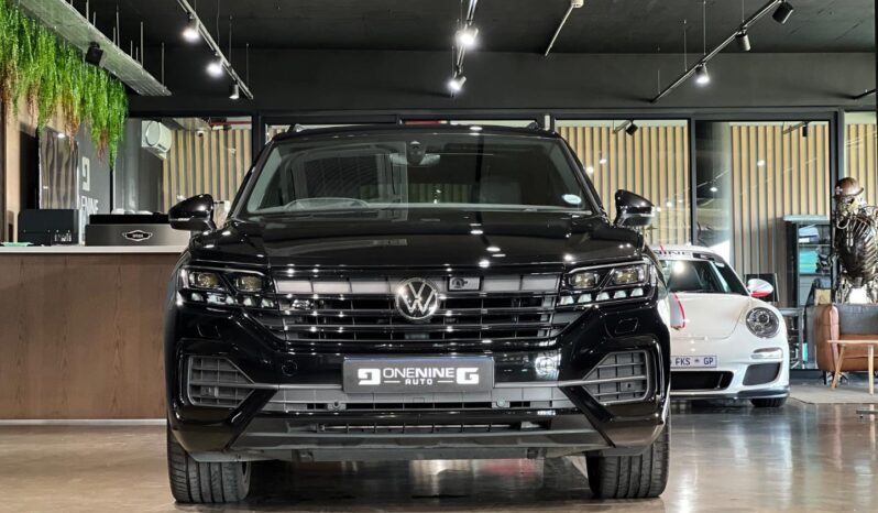 
								2023 Volkswagen Touareg V6 TDI Executive R-Line full									