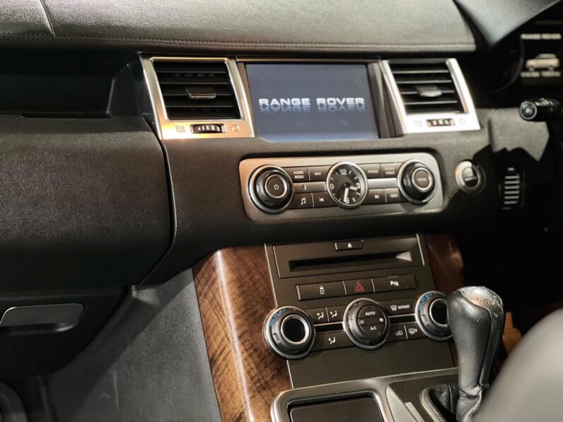 
								2011 Land Rover Range Rover Sport SDV6 HSE Luxury full									