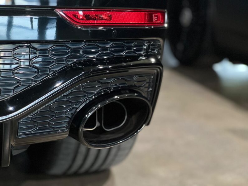 
								2022 Audi RSQ8 Quattro full									