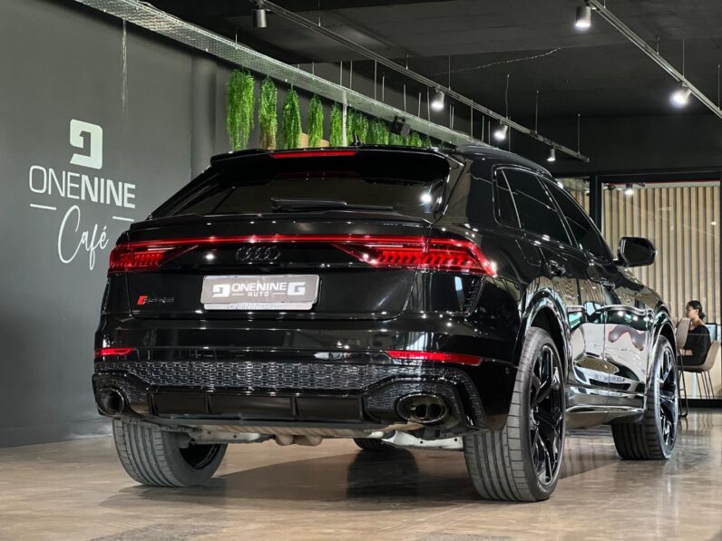 
								2022 Audi RSQ8 Quattro full									