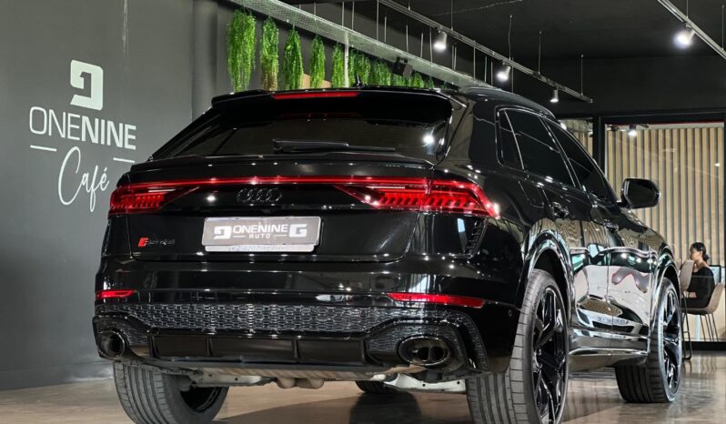 
								2022 Audi RSQ8 Quattro full									