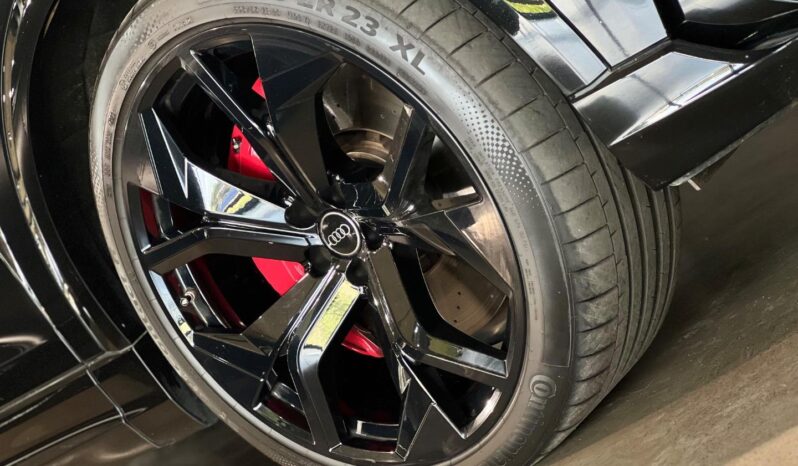 
								2022 Audi RSQ8 Quattro full									