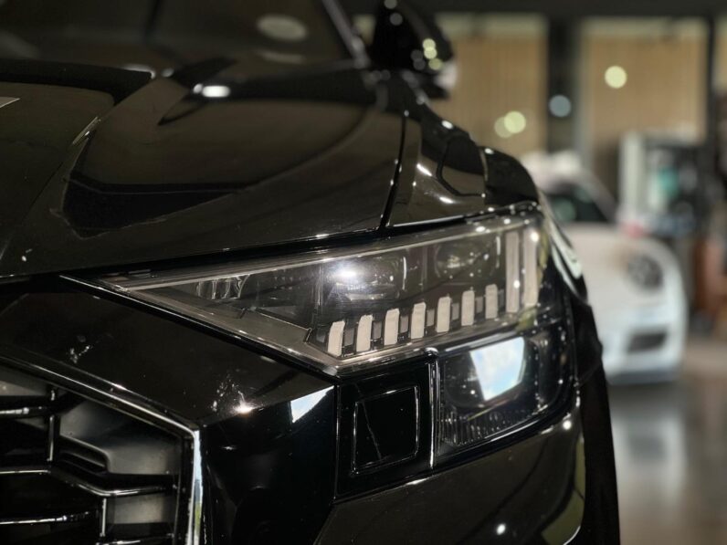 
								2022 Audi RSQ8 Quattro full									