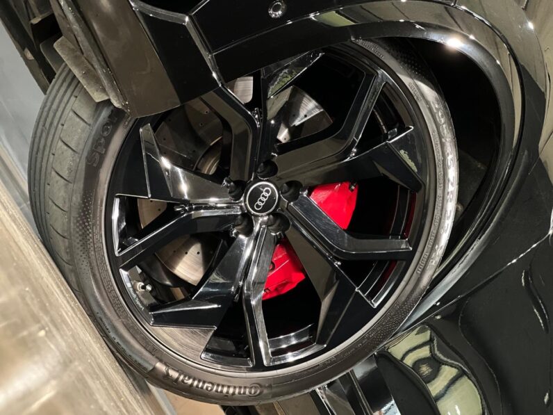 
								2022 Audi RSQ8 Quattro full									