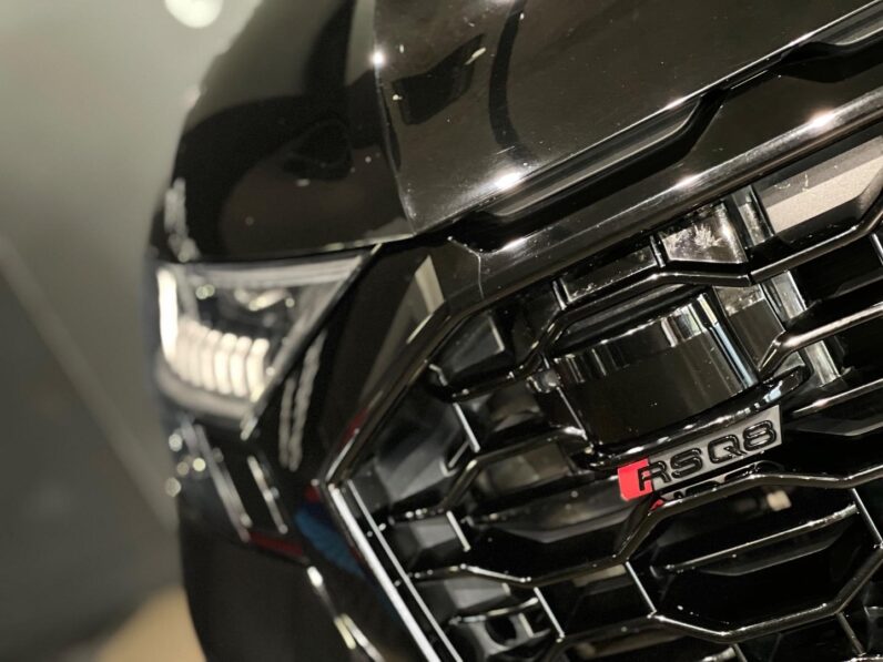 
								2022 Audi RSQ8 Quattro full									