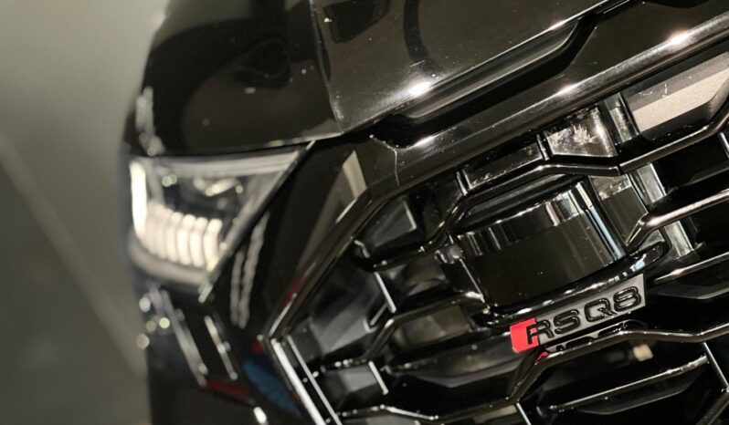 
								2022 Audi RSQ8 Quattro full									