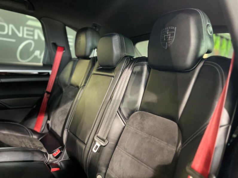 
								2018 Porsche Cayenne Cayenne Platinum Edition full									