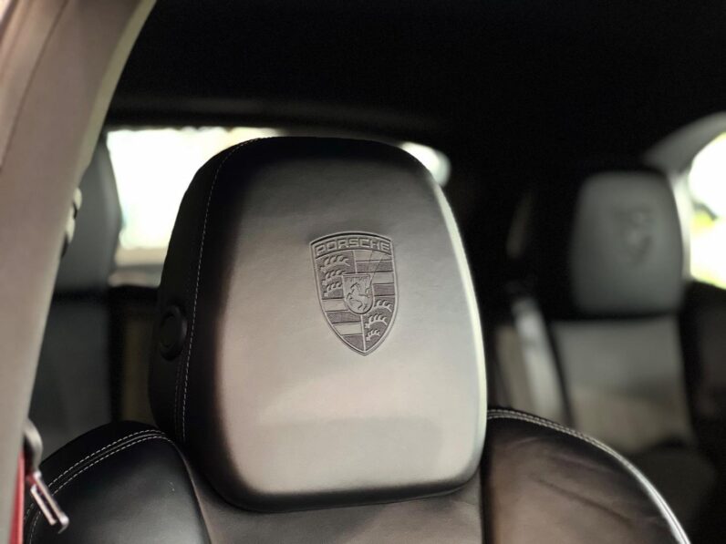 
								2018 Porsche Cayenne Cayenne Platinum Edition full									