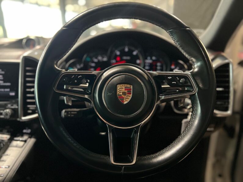 
								2018 Porsche Cayenne Cayenne Platinum Edition full									